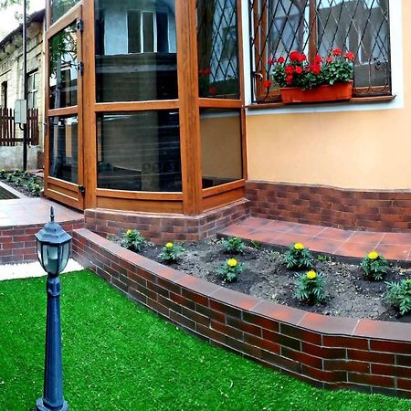 Unique 1 Bd Apt Dt W/Free Parking And Wi-Fi Apartman Kisinyov Kültér fotó