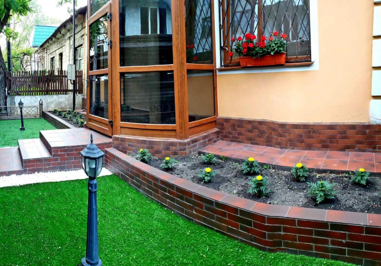 Unique 1 Bd Apt Dt W/Free Parking And Wi-Fi Apartman Kisinyov Kültér fotó