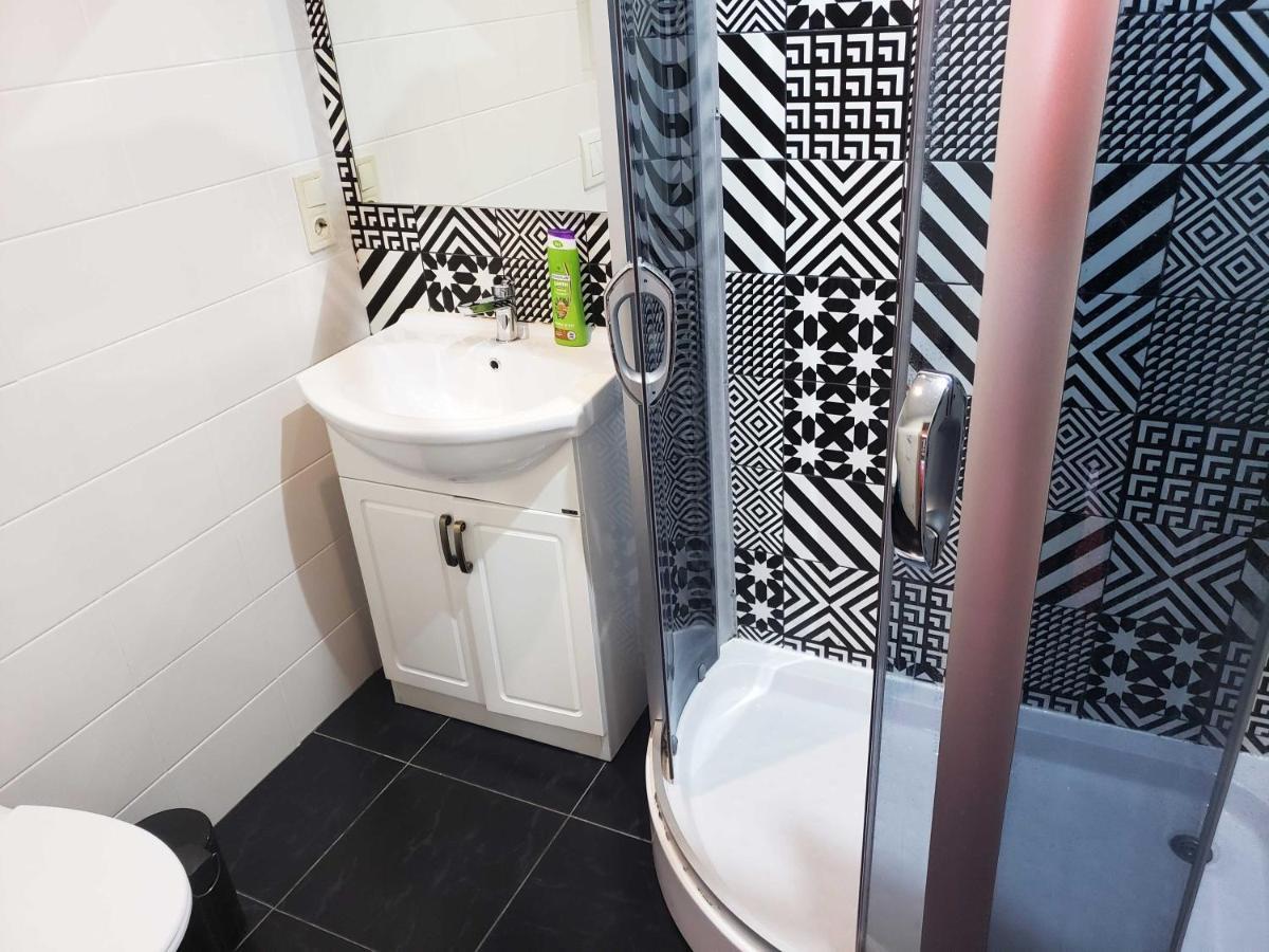 Unique 1 Bd Apt Dt W/Free Parking And Wi-Fi Apartman Kisinyov Kültér fotó